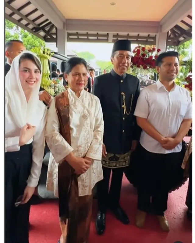 7 Momen Arumi Bachsin dan Emil Dardak sambut Jokowi di Solo usai purnatugas, berlangsung haru