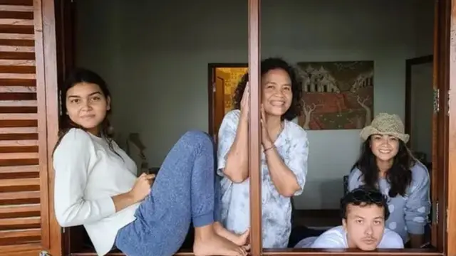 Caitlin North Lewis dan Nicholas Saputra