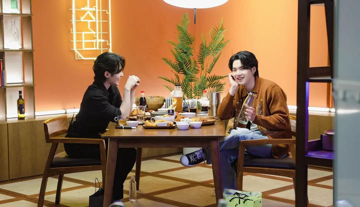 Woozi Seventeen dan Suga BTS. (Instagram/ agustd)