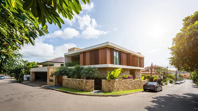 Desain Rumah Tipe 45 di Tanah Hook Gaya Modern Tropis