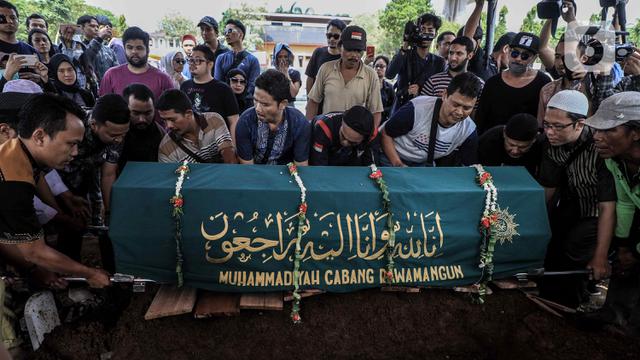 Suasana Haru Warnai Pemakaman Cecep Reza