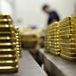 Aksi jual terjadi dan kekhawatiran terhadap situasi ekonomi China membuat harga emas turun 0,5 persen menjadi US$ 1.153,60 per ounce.