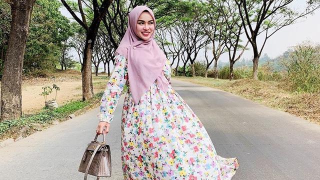 Sosok Medina Zein di Balik Kue Artis yang Kini Gugat Irwansyah