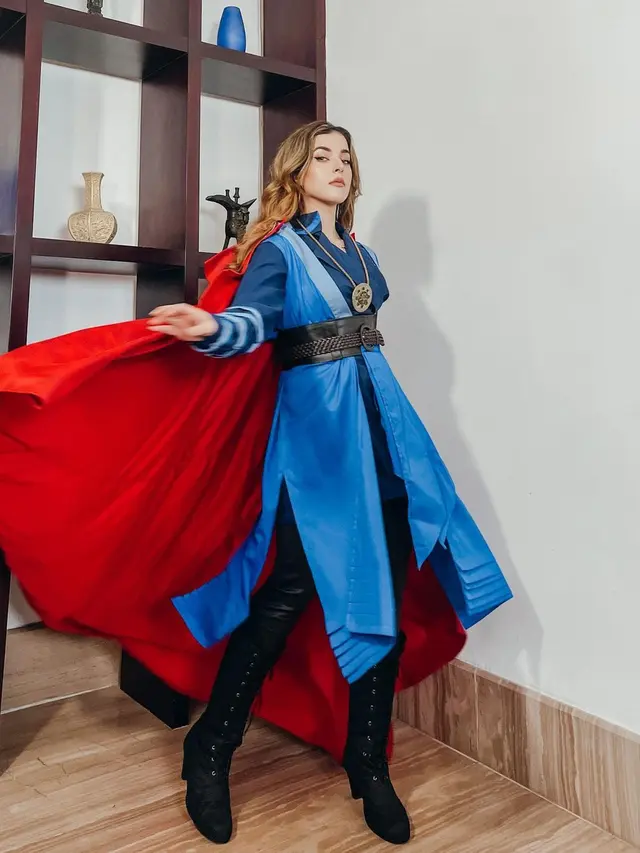 Potret Tasya Farasya Ngabuburit Cantik dengan Kostum Doctor Strange