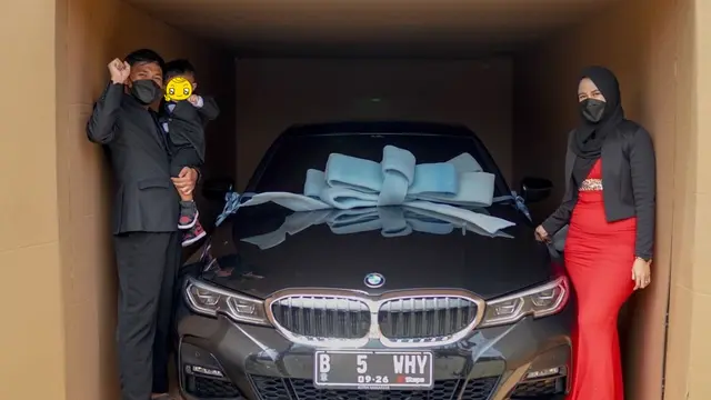Viral Pengusaha Beri Kado Mobil Anaknya yang Masih Balita, Ini 6 Potretnya