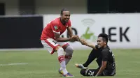 Pemain Persija Rohit Chan, saat laga melawan Persegres pada laga Liga 1 Indonesia di Stadion Patriot, Bekasi, Sabtu (14/10/2017). Persija menang 5-0 atas Persegres. (Bola.com/M Iqbal Ichsan)