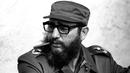 Mantan presiden Kuba Fidel Castro saat menghadiri manuver saat ulang tahun ke-19-nya dan revolusioner kedatangan sesama di yacht Granma, di Havana di file foto November 1976 ini.  (REUTERS/Prensa Latina File Photo)