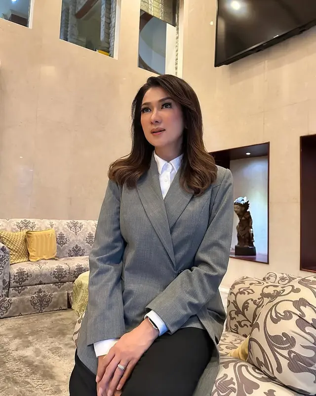 Intip 4 pesohor yang jadi staf khusus di kabinet Prabowo Subianto, Raline Shah jabat di Komdigi