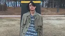 Viralnya cocoklogi DPR Ian atau Christian Yu dengan foto Komeng muda ini bahkan membuat netizen lainnya heran. Terlebih, pria yang lahir di Sydney, Australia ini ikut bereaksi dengan menyukai postingan foto Komeng saat muda di media sosial. (Liputan6.com/IG/@dprian)
