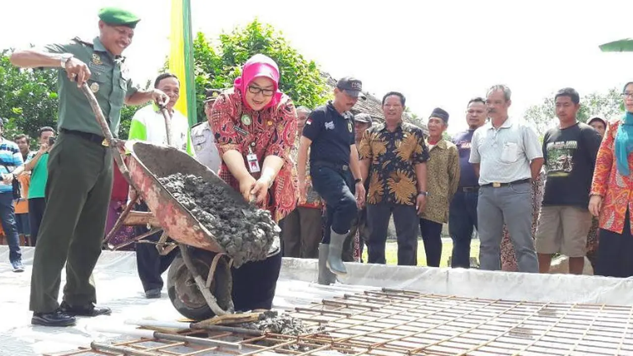 Bupati Sragen, Kusdinar Untung Yuni Sukowati.