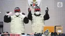 Berdasarkan kecukupan alat bukti dalam dugaan tindak pidana korupsi terkait pemerasan dan penerimaan lainnya di lingkungan Pemerintah Kabupaten Tulungagung, Jawa Timur, KPK menaikkan perkara ini ke tahap penyidikan. Tampak dalam foto, petugas menunjukkan barang bukti terkait Operasi Tangkap Tangan (OTT) Bupati Tulungagung, Gatut Sunu Wibowo, diperlihatkan petugas di Gedung Merah Putih Komisi Pemberantasan Korupsi (KPK), Jakarta, Sabtu (11/4/2026). (Liputan6.com/Helmi Fithriansyah)
