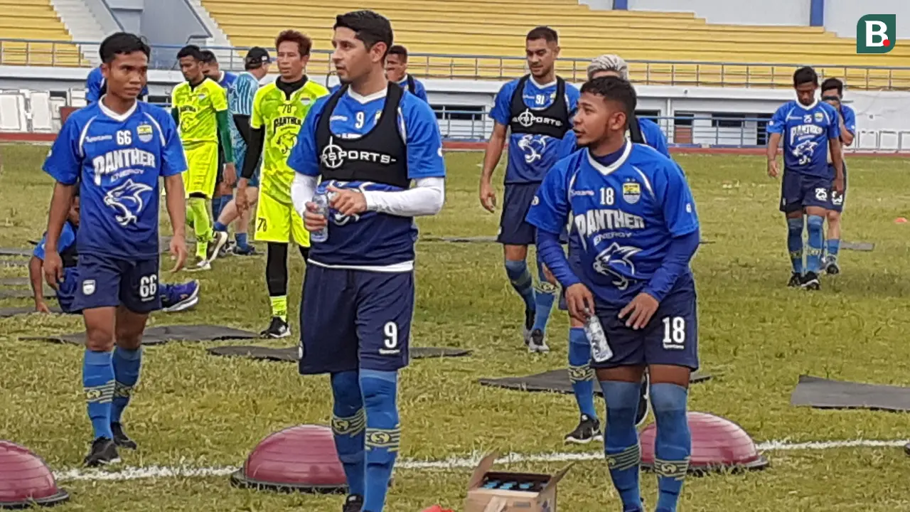 Esteban Vizcarra dan Gian Zola Nasrulloh