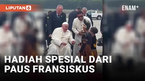 VIDEO: Paus Fransiskus Berikan Hadiah Khusus Untuk Dua Anak Asal Indonesia