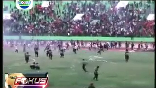 Persis VS Martapura, Kecewa Putusan Wasit Suporter Membakar Tribu