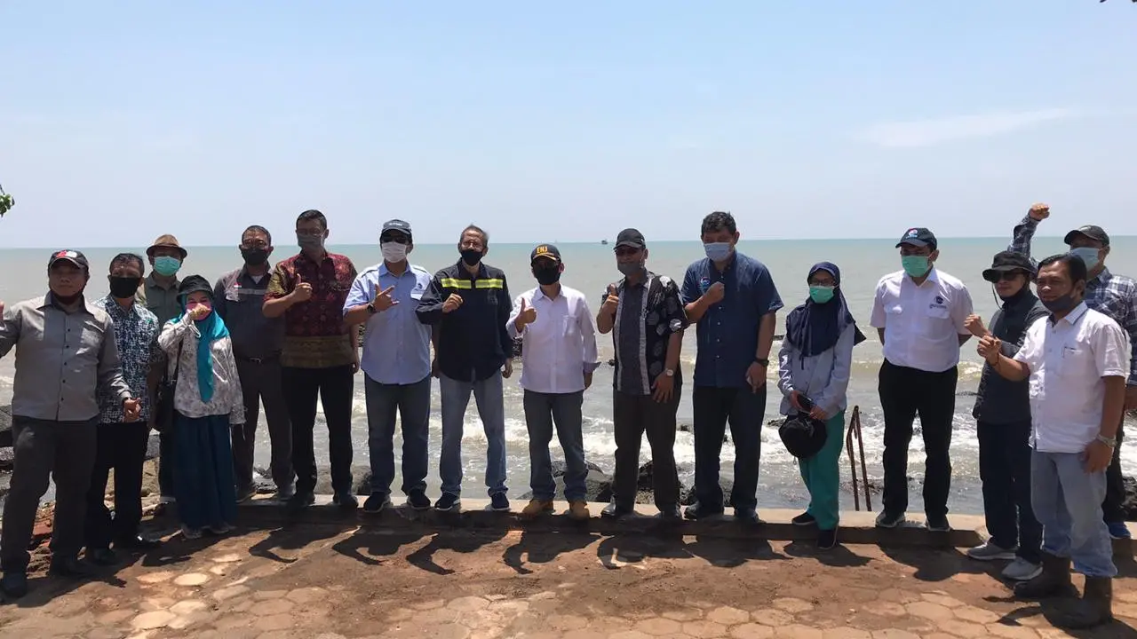 Sejumlah pejabat dari kantor Kementerian Koordinator Bidang Kemaritiman dan Investasi melakukan kunjungan kerja ke Kawasan Industri Terpadu (KIT) Batang