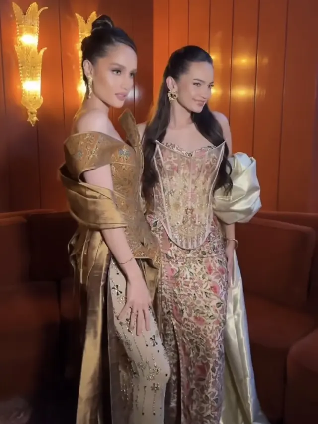 Cinta Laura Dibalut Gaun Batik di Paris Fashion Week 2024. [@rhay_david]