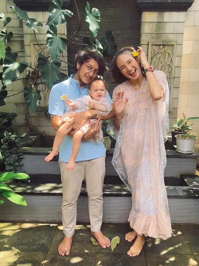 Pasangan Artis Beda Agama Kompak Rayakan Lebaran Bersama dalam Busana Kembaran, Rizky Febian-Mahalini hingga Bryan Domani-Mawar Eva