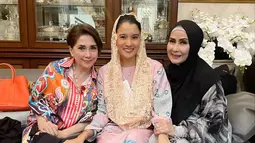 Jalin kembali tali silaturahmi dan jalani buka puasa bersama, momen perjalanan ibadah puasa Ramadhan pun menjadi terasa menyenangkan. Banyak kegiatan positif yang dibagikan oleh Marcella Zalianty yang membuat banyak netizen membanjiri kolom komentar Instagramnya dengan pujian. (Liputan6.com/IG/marcella.zalianty)