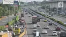 <p>Lalu lintas kendaraan saat melintas di ruas Tol Jagorawi, Kampung Rambutan, Jakarta Timur, Selasa (20/12/2022). PT Jasa Marga (Persero) Tbk mencatat sebanyak 291.451 kendaraan meninggalkan wilayah Jakarta, Bogor, Tangerang, Bekasi (Jabotabek) pada H-7 sampai H-6 Hari Raya Natal 2022. (merdeka.com/Iqbal S. Nugroho)</p>