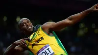 Usain Bolt, Sprinter asal jamaika merayakan kemenangannya di laga final Atletik 100 meter di Olimpiade London 2012, pada 5 Agustus 2012.AFP PHOTO / OLIVIER MORIN