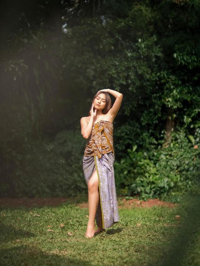 8 Gaya Pemotretan Sisca Saras Tepat saat Ulang Tahun Ini Banjir Pujian