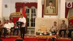 Presiden Joko Widodo (Jokowi) disaksikan Wakil Presiden Jusuf Kalla memberikan arahan ketika memimpin Sidang Kabinet Paripurna di Istana Negara, Kamis (3/10/2019). Sidang Kabinet Paripurna membahas Evaluasi Pelaksanaan RPJMN 2014-2019 dan Persiapan Implementasi APBN 2020. (Liputan6.com/Angga Yuniar)
