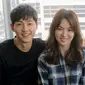 Berikut penampilan dan gaya busana Song Hye Kyo yang membuat Song Joong Ki jatuh hati. (Foto: allkpop.com)