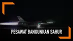 Jajaran Angkatan Udara Indonesia ternyata memiliki sebuah tradisi untuk membangunkan sahur dengan pasawat tempur. Suara gemuruh dari pesawat tempur milik TNI AU ini terdengar cukup keras bagi warga di Yogyakarta.