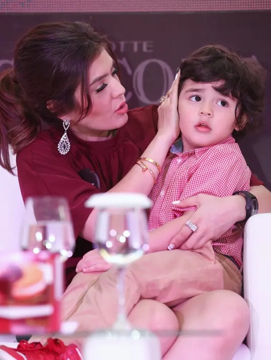 Q juga banyak belajar dari sekitarnya. Termasuk soal musik. Kebetulan ayahnya suka dengan lagu-lagu The Beatles hingga akhirnya ia menyukainya. (Adrian Putra/Bintang.com)