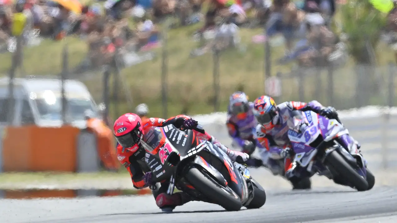 Foto: Blunder Konyol Aleix Espargaro, Podium Kedua di MotoGP Catalunya Sirna pada Lap Terakhir Lomba
