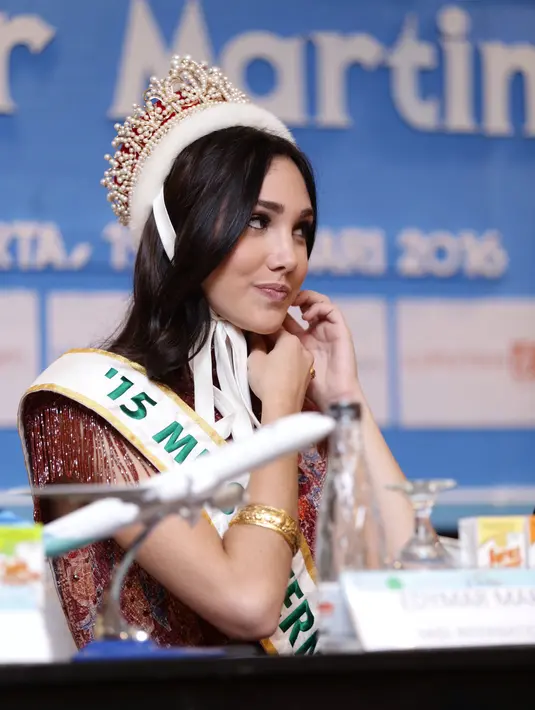 Wanita asal Venezuela ini memberikan kesan baik ketika mengunjungi Indonesia saat menghadiri final penyelenggaraan Pemilihan Puteri Indonesia 2016 yang akan dihelat di Jakarta Convention Center (JCC) Senayan, Jakarta Pusat. (Andy Masela/Bintang.com)