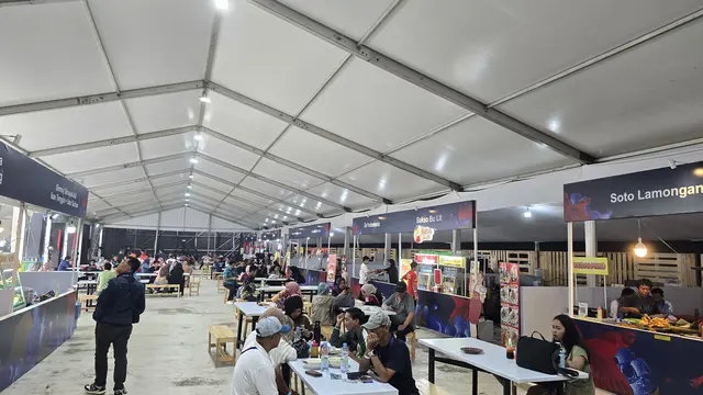 Stand makanan di Daihatsu Indonesia Master2 2026