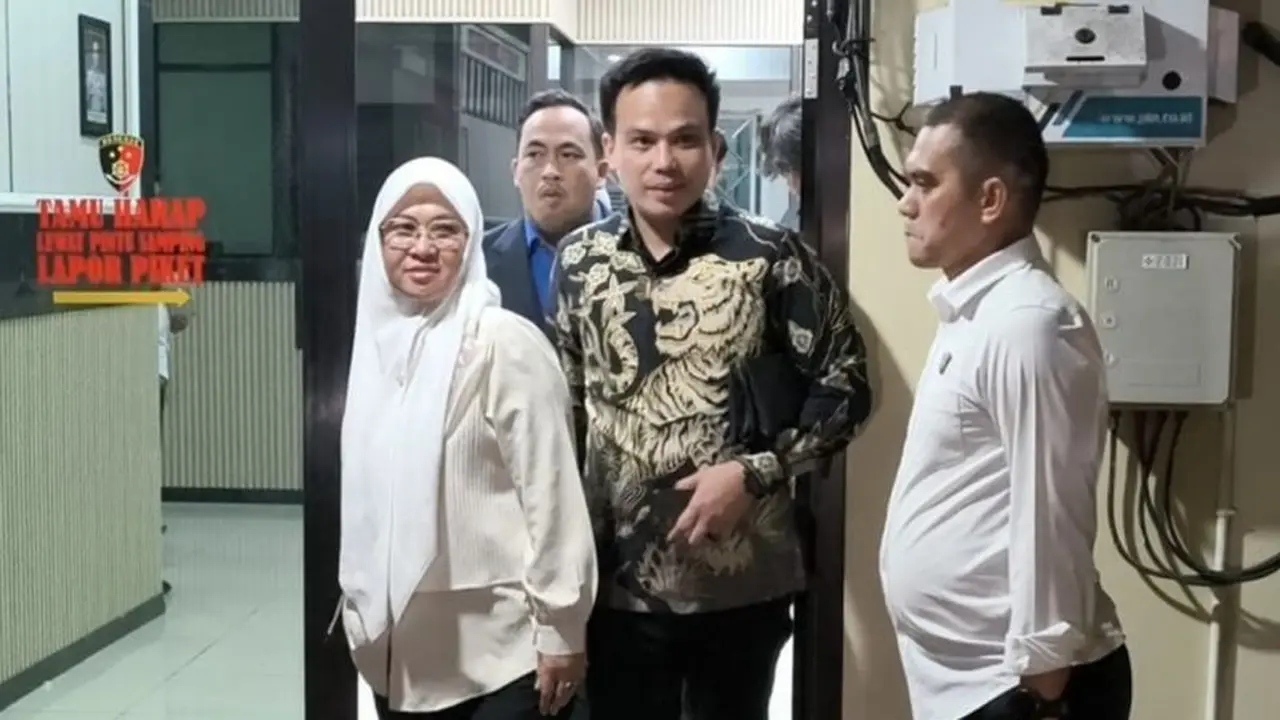 Bupati Gowa usai Diperiksa di Polda Sulsel