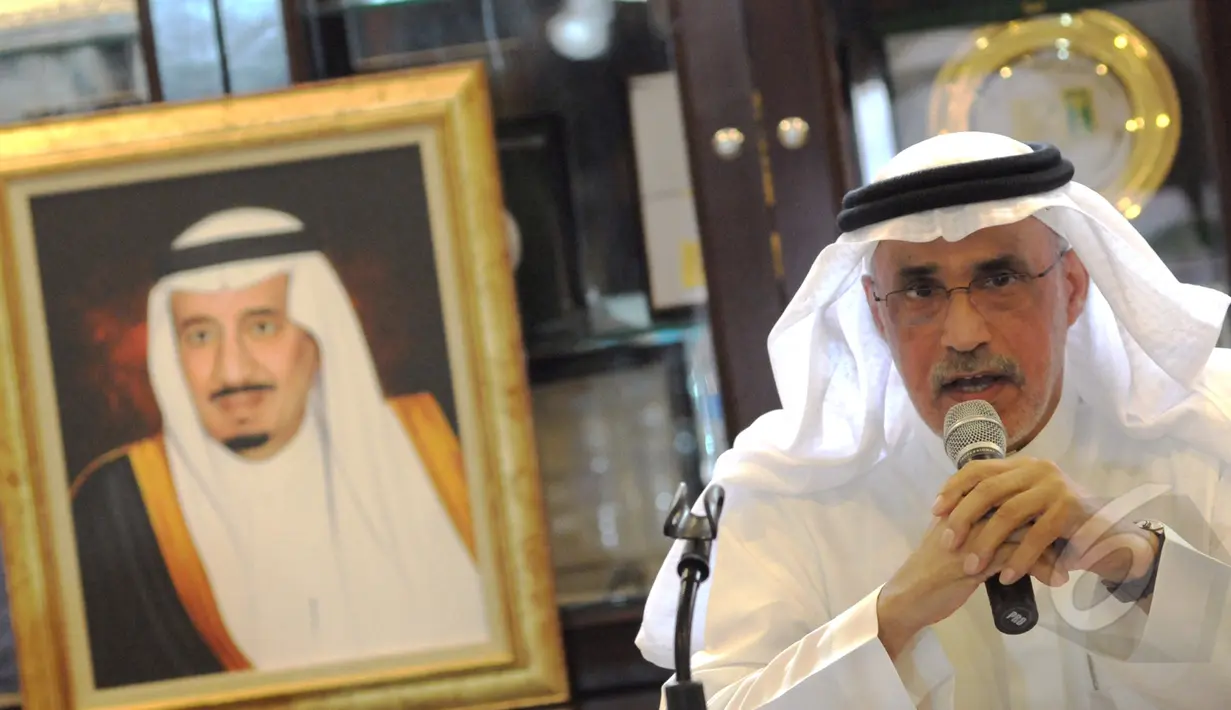Mustafa Bin Ibrahim Al-Mubarak memberikan keterangan pers terkait serangan Arab Saudi terhadap milisi Houthi di Yaman, di Kediaman Dubes Saudi Arabia, Jakarta, Sabtu (11/04/2015).(Liputan6.com/Andrian M Tunay)