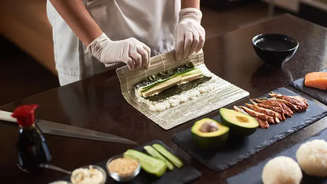 5 Tips Menggulung Kimbap agar Hasilnya Rapi dan Cantik Seperti di Drama Korea