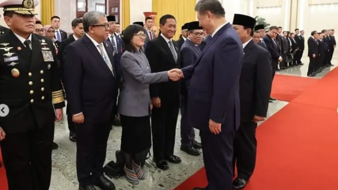 Sepatu Unik Stella Christie Saat Ketemu Presiden China Xi Jinping Sukses Curi Perhatian