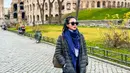 Momen saat Wika Salim berada di Italia ini tak lepas dari perhatian netizen. Dirinya juga tampak memakai busana kasual lengkap dengan kacamata hitam. (Liputan6.com/IG/@wikasalim)