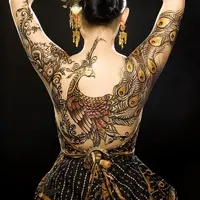 Ingin merajah kulit plus menunjukkan kamu cinta Indonesia? Ini ada ide tato batik kece yang bikin Hari Batik Nasional kali ini jadi semangat