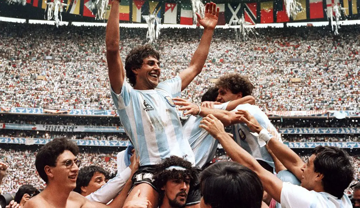 Selebrasi pemain Timnas Argentina usai membekuk Jerman Barat 3-2 di Final Piala Dunia di Stadion Azteca, Meksiko, 29 Juni 1986. (AFP PHOTO)