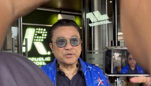 Wakil Ketua Umum Partai Demokrat, Dede Yusuf Macan Effendi saat ditemui usai main Padel bareng dalam turnamen “Padel Kali Bos” di Republic Padel, TB Simatupang, Minggu (13/7/2025). (Liputan6.com/Ady Anugrahadi)