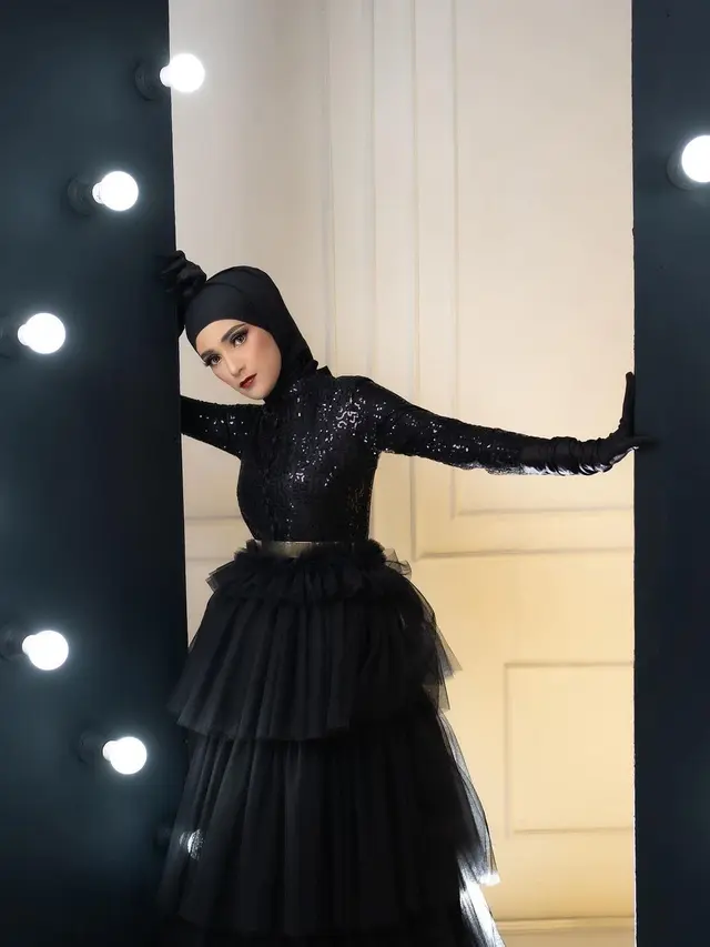 Disebut Bak Mulan Jameela, Ini 7 Pemotretan Terbaru Nadya Mustika Rahayu