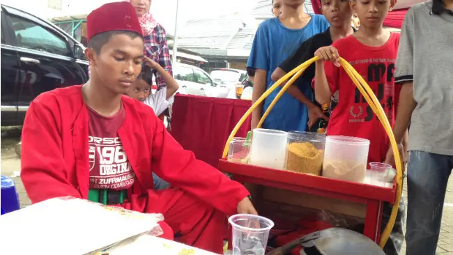 Pedagang Kerak Telor Diborong Megawati Soekarnoputri. (Liputan6.com/Ady Anugrahadi)