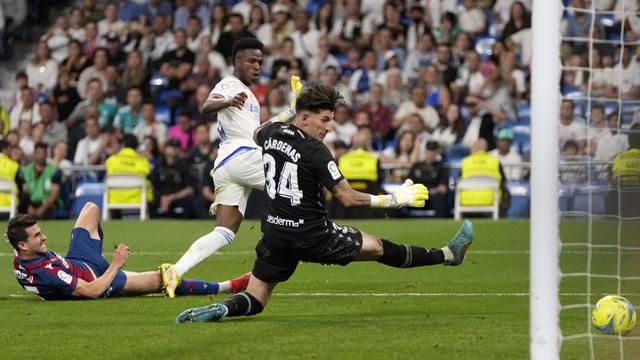 FOTO: Real Madrid Pesta Gol ke Gawang Levante di Santiago Bernabeu