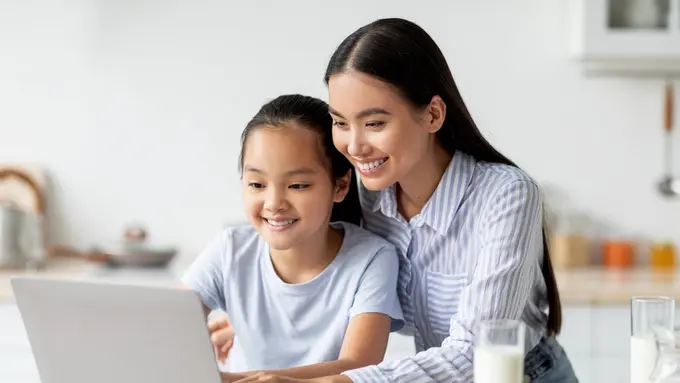 Kenali Pola Asuh Lighthouse Parenting Bagi Si Kecil