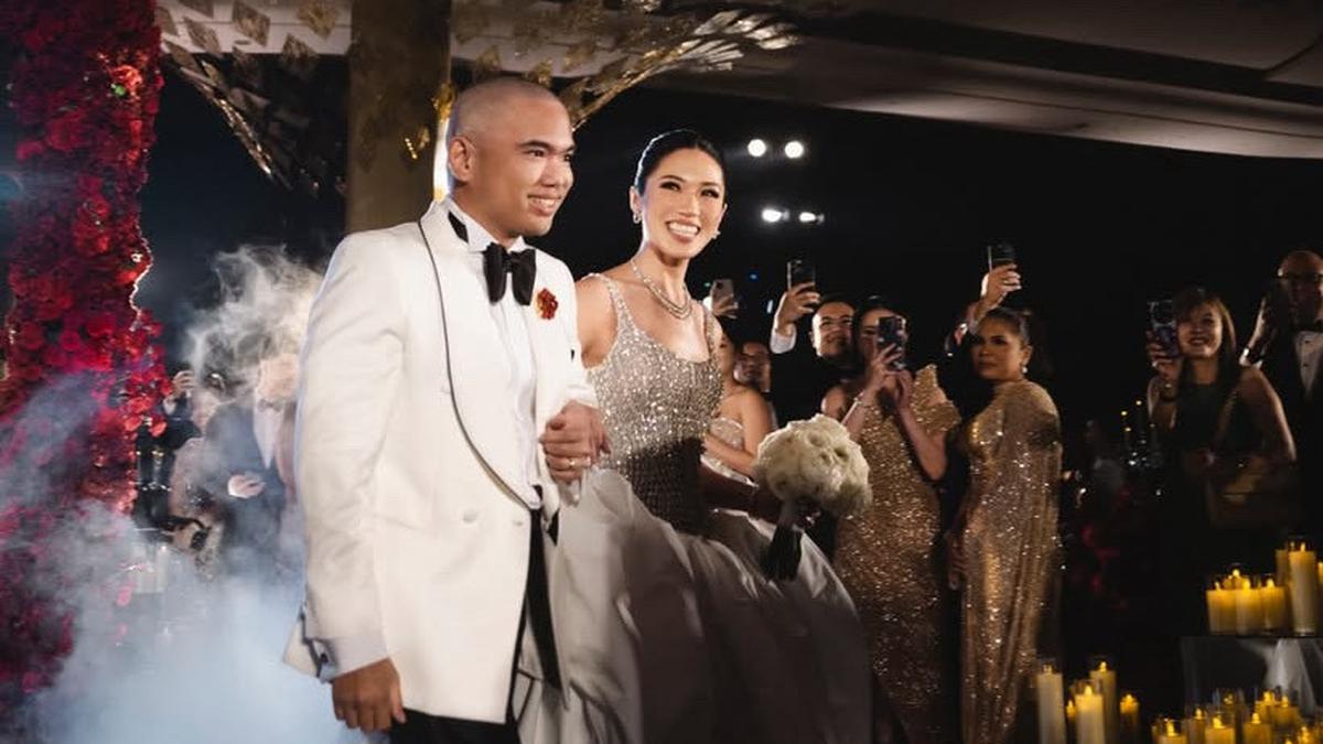 6 Potret Menantu Hotman Paris, Winona Delany Bak Princess Dibalut Gaun Putih saat Resepsi Pernikahan dengan Frank Hutapea