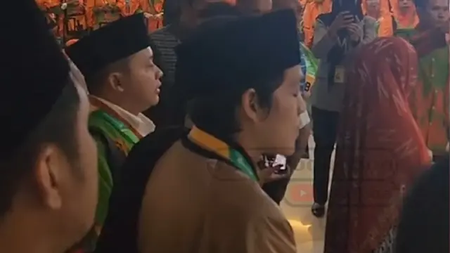 Gus Iqdam berdoa (Tangkap Layar YouTube)