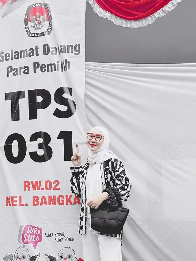 Anies Baswedan Tampil Serasi dengan Fery Farhati dengan Atasan Monogram Amin, Dian Pelangi Kebanjiran Pesanan