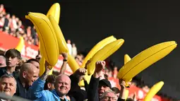 Alasan Suporter Manchester City Bawa Balon Pisang ke Markas Liverpool