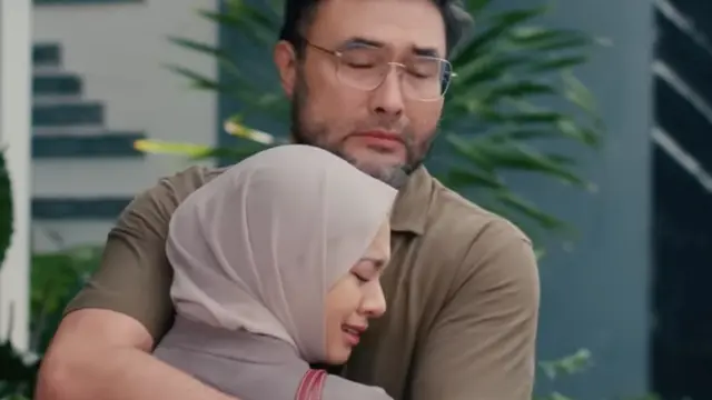 Surya Saputra sebagai Ahmad dalam film Kupilih Jalur Langit. (Foto: Dok. MD Pictures)