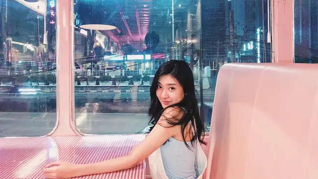 6 Foto Lawas Rachel Florencia Sebelum Terkenal, Curi Perhatian